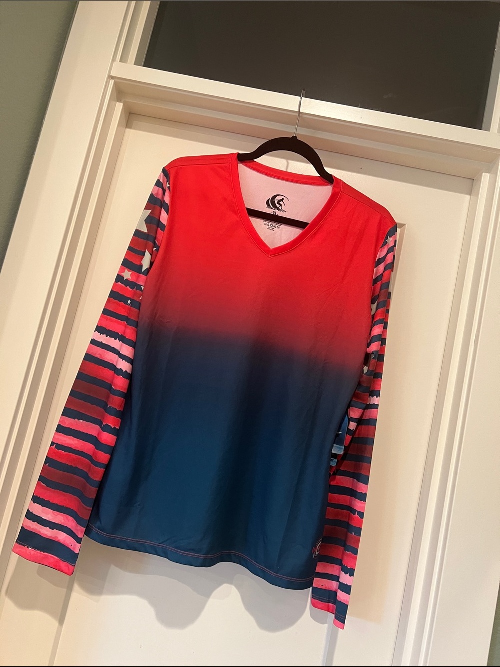 Surfing  Red to Navy Ombre Long Sleeve Jersey with Striped Sleeves XL